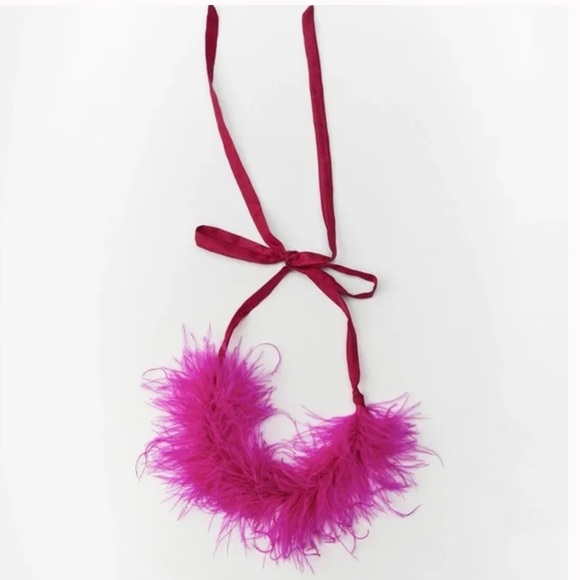NWT Zara feather necklace fuchsia - Picture 4 of 4